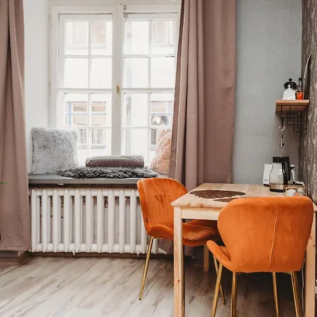 Daire Old Town Private Room, Shared Bath - D *