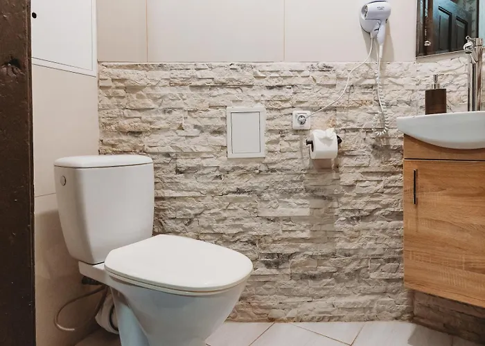 Old Town Private Room, Shared Bath - D *