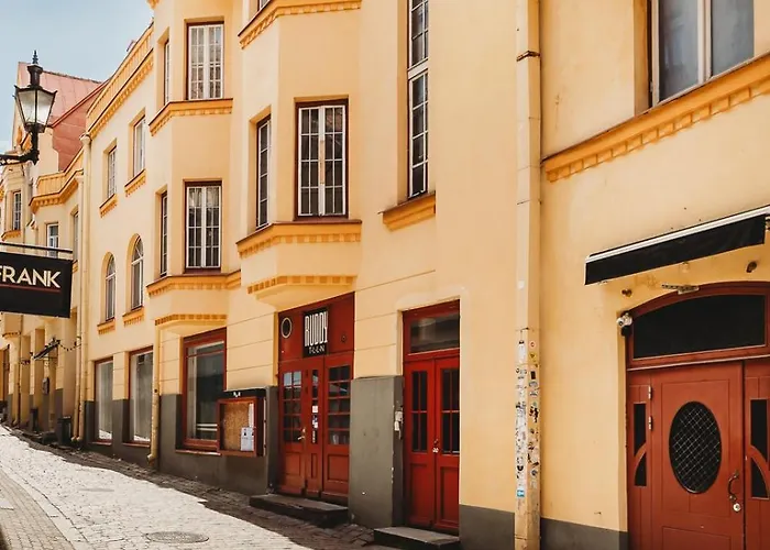 Old Town Private Room, Shared Bath - D *