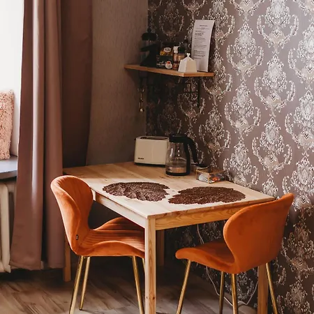 Old Town Private Room, Shared Bath - D * Tallin