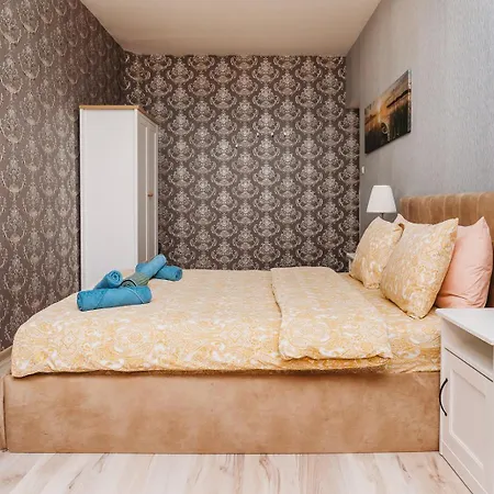 Apartamento Old Town Private Room, Shared Bath - D *